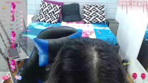 evelin zaens online show from February 26, 4:52 am