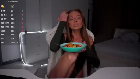 Evelina online show from March 22, 2:56 pm