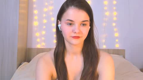 Evelina online show from February 4, 1:16 pm