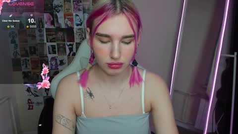 Evelina online show from December 4, 2:36 am