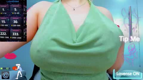 Snapshot of evelyne_rose chatting on October 22, 5:12 am evelyne_rose online show from October 22, 5:12 am