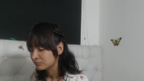 Evelyne online show from April 6, 4:01 am