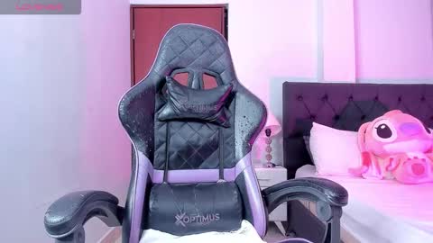 LAURA SOFIA  INDEPENDENT MODEL FOLLOW ME NOW ALMOST 10000 FOLLOWERS online show from February 19, 3:50 am