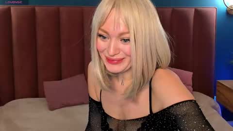 Evelyn online show from January 19, 4:30 am