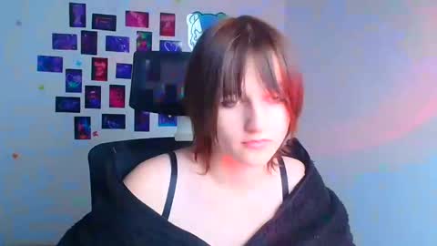 Evie online show from December 19, 8:23 pm