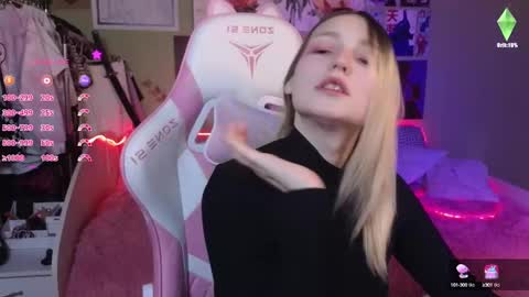 Evie online show from December 16, 9:20 pm