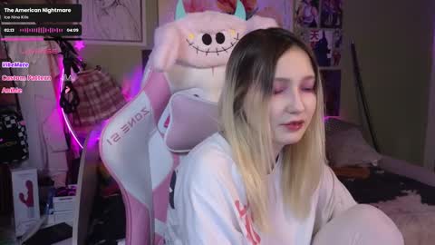 Evie online show from January 9, 11:02 pm