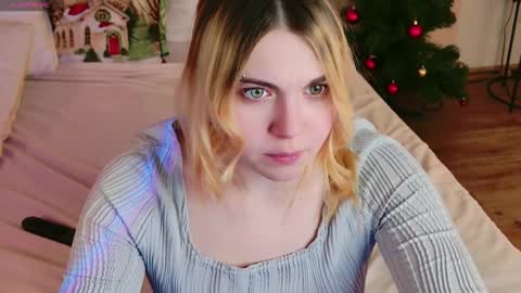 evie_val online show from December 14, 8:58 pm