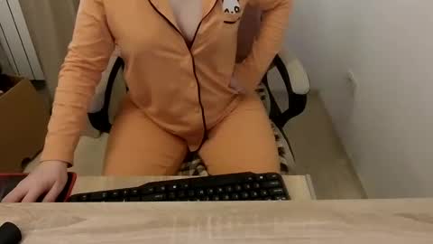 alesia online show from January 15, 7:59 am