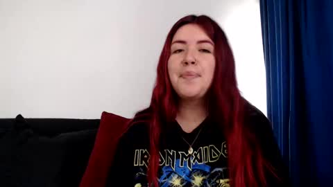 evilheart_69 online show from November 12, 8:40 pm