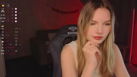 Evelyn online show from December 16, 12:00 pm