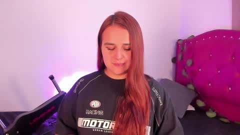 Snapshot of evy_orange1 chatting on January 28, 5:56 pm EVY online show from January 28, 5:56 pm