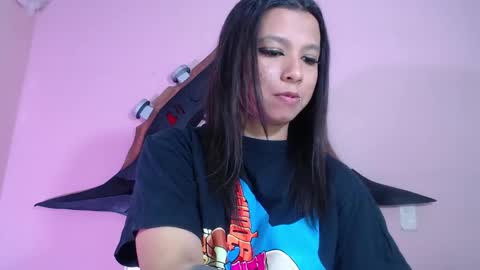 Im Evy online show from October 1, 5:40 pm