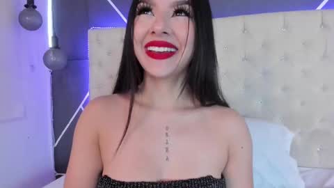 eymicooper online show from December 11, 12:23 pm