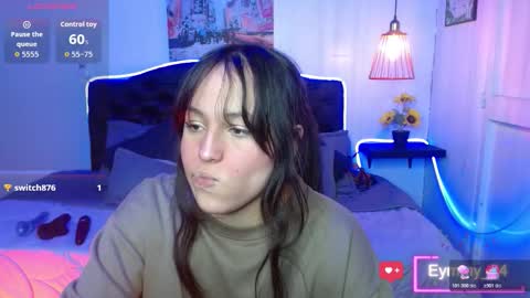 eymmy_24 online show from October 18, 4:15 am