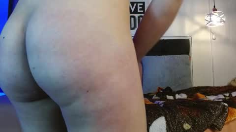 eymmy_24 online show from September 18, 2:43 am