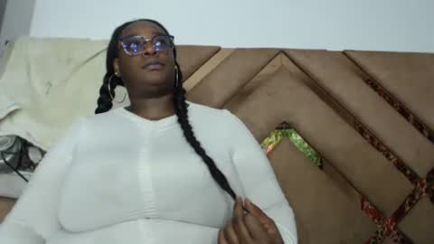 eyshaexotii online show from March 24, 12:49 am