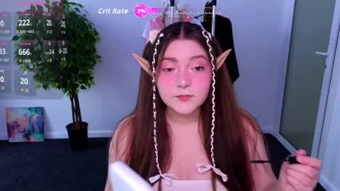 Snapshot of fairy_caramel chatting on October 22, 9:25 am Audrey online show from October 22, 9:25 am