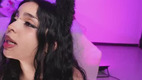 Sara  REMEMBER TO LEAVE A THUMB UP online show from January 6, 5:44 am