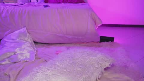 Sara  REMEMBER TO LEAVE A THUMB UP online show from March 19, 3:00 am