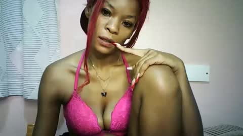 faizah_ online show from April 29, 9:20 pm