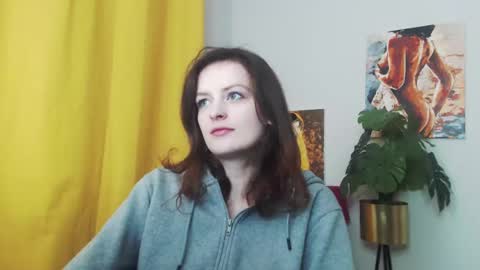 Snapshot of fancynadine chatting on December 3, 6:13 am Nadine online show from December 3, 6:13 am