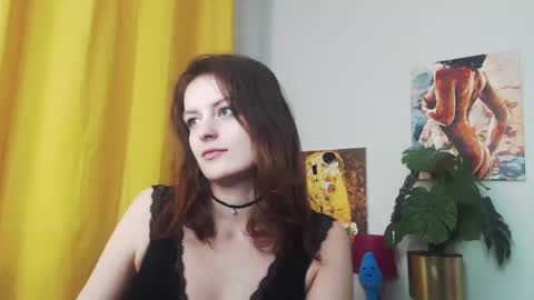 Snapshot of fancynadine chatting on December 7, 8:00 am Nadine online show from December 7, 8:00 am