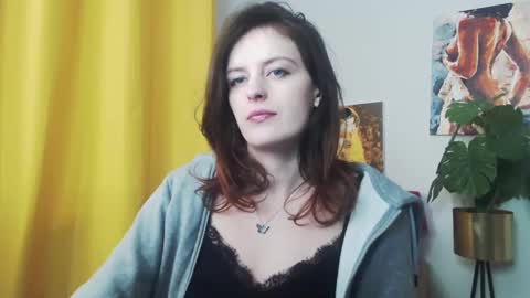 Snapshot of fancynadine chatting on January 2, 6:29 am Nadine online show from January 2, 6:29 am