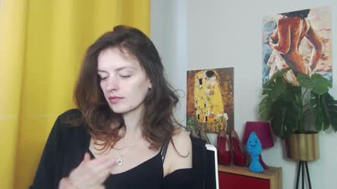 Snapshot of fancynadine chatting on September 16, 5:04 am Nadine online show from September 16, 5:04 am