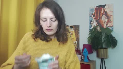 Snapshot of fancynadine chatting on October 6, 4:29 am Nadine online show from October 6, 4:29 am