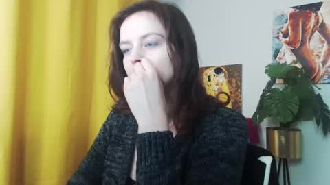 Snapshot of fancynadine chatting on December 9, 6:23 am Nadine online show from December 9, 6:23 am