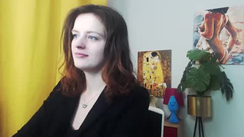 Snapshot of fancynadine chatting on December 17, 6:24 am Nadine online show from December 17, 6:24 am