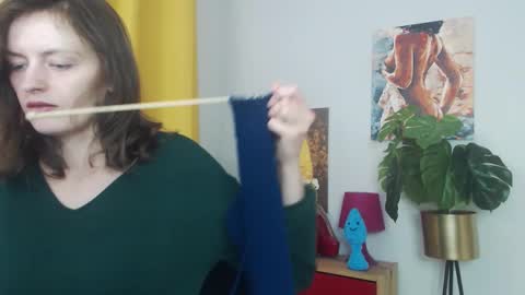 Snapshot of fancynadine chatting on October 29, 6:18 am Nadine online show from October 29, 6:18 am