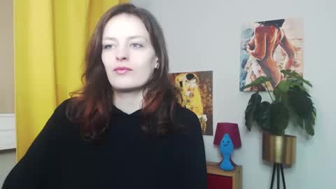 Snapshot of fancynadine chatting on February 6, 6:18 am Nadine online show from February 6, 6:18 am