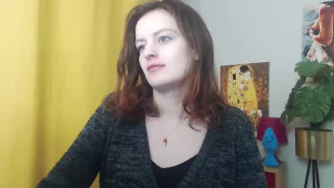 Snapshot of fancynadine chatting on December 5, 6:21 am Nadine online show from December 5, 6:21 am