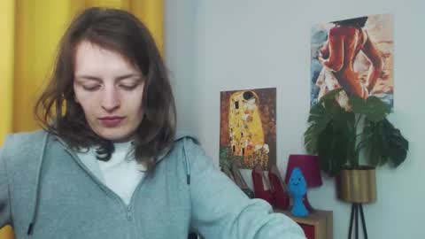 Snapshot of fancynadine chatting on October 1, 5:56 am Nadine online show from October 1, 5:56 am