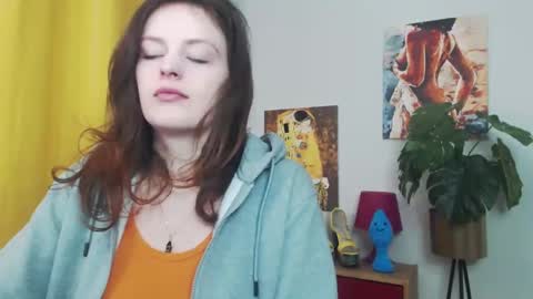 Snapshot of fancynadine chatting on March 6, 6:19 am Nadine online show from March 6, 6:19 am