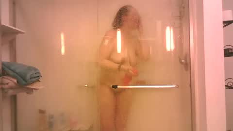 Snapshot of fapqueenc17 chatting on February 6, 2:44 am Scarlett online show from February 6, 2:44 am