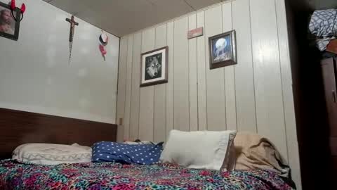 Snapshot of fapqueenc17 chatting on September 27, 7:15 am Scarlett online show from September 27, 7:15 am