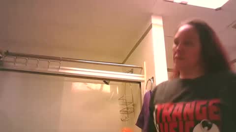 Snapshot of fapqueenc17 chatting on March 6, 5:43 pm Scarlett online show from March 6, 5:43 pm