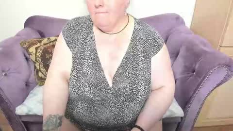 fashiona online show from October 15, 10:23 pm