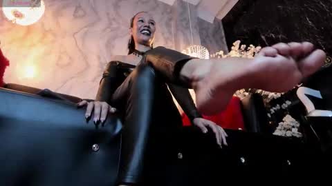 feetbynic online show from September 24, 10:31 pm