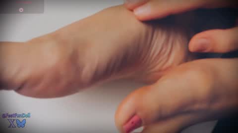 Lisa Dove aka FeetFunDoll online show from December 17, 11:49 pm