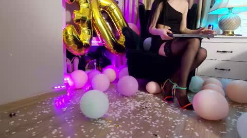 FeetVibe online show from November 19, 8:36 am