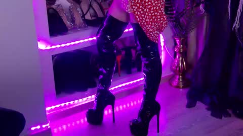 FeetVibe online show from October 25, 8:55 am