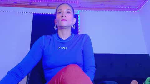 stefannia online show from November 30, 1:21 am