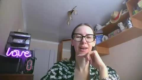 feraliss online show from March 1, 10:15 am