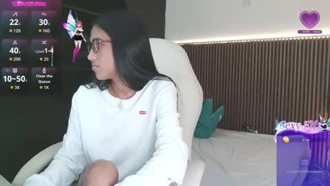 Freyja  online show from March 23, 5:19 pm