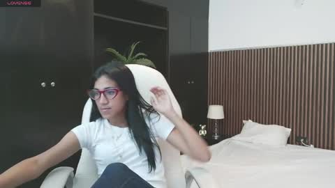 Freyja  online show from April 4, 6:40 pm