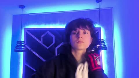   online show from March 11, 12:06 pm